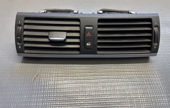 BMW X5 E70 Dash center air vent grill 7161801 6958654 7161802