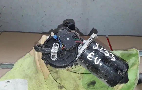 Hyundai Trajet Wiper motor NOCODE