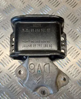 Peugeot 307 Engine mount bracket 9636270080 9636583980 9636845880