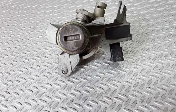 Audi A4 S4 B6 8E 8H Tailgate exterior lock 8E0827573
