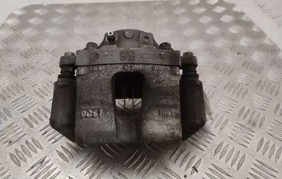 Hyundai Kona I Front brake caliper E6C1DT22