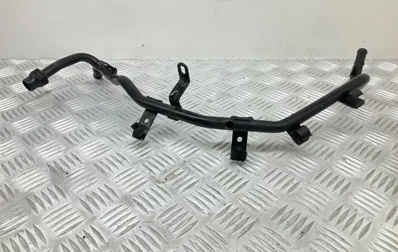 Audi A6 S6 C7 4G Engine coolant pipe/hose 04L122157BA