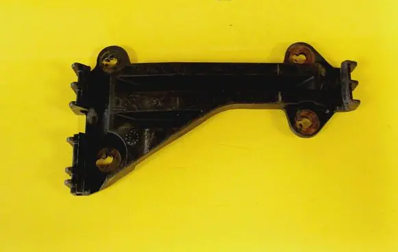 Audi A6 S6 C5 4B Front bumper mounting bracket 4A0807284A