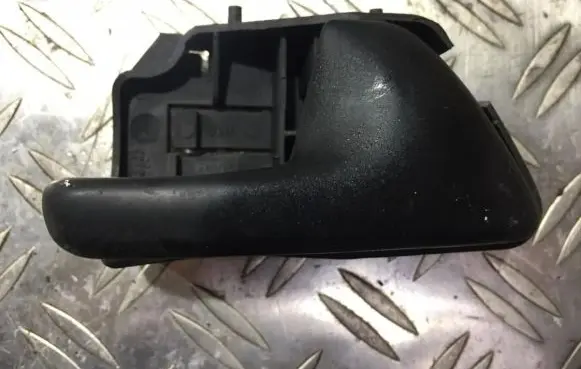 Volkswagen Polo III 6N 6N2 6NF Front door interior handle 6n0837142