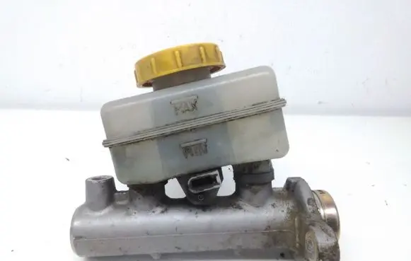 Subaru Forester SF Master brake cylinder