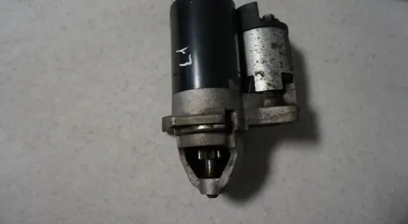 Volkswagen PASSAT B5.5 Starter motor 0001112070
