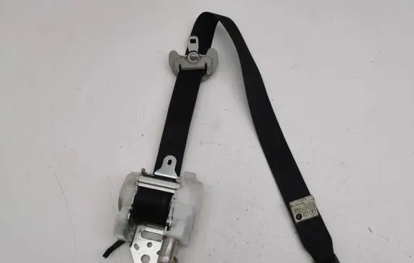Lexus IS 220D-250-350 Front seatbelt 7M8750P