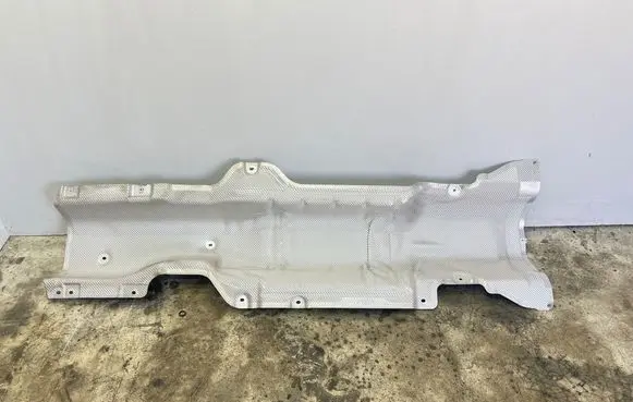 BMW 2 F44 Heat shield in engine bay 7436582