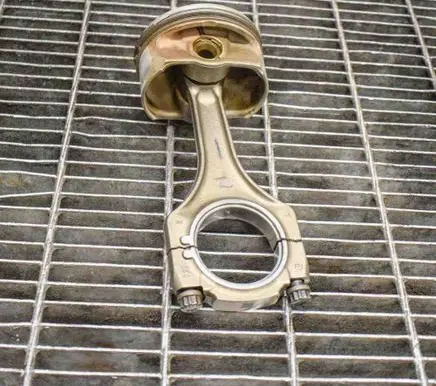 BMW 5 E60 E61 Piston 7840918 7838623