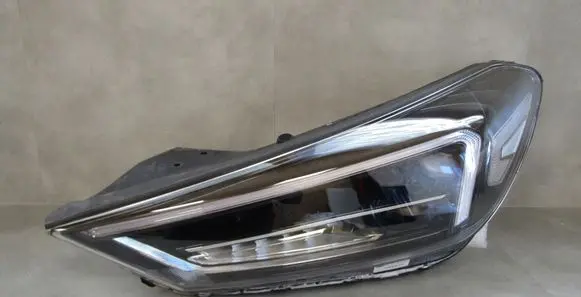 Hyundai Tucson TL Headlight/headlamp 92101-D7700