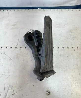 Volkswagen PASSAT B6 Accelerator throttle pedal 1K1723503L 6PV00860001