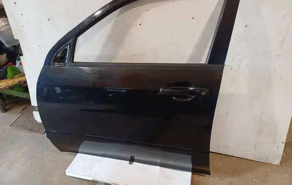 Mitsubishi Outlander Front door