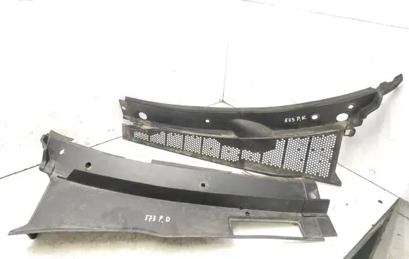 Volkswagen Golf III Wiper trim 1H1819416B 1H1819415B