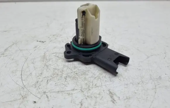BMW 5 E60 E61 Mass air flow meter 7520519