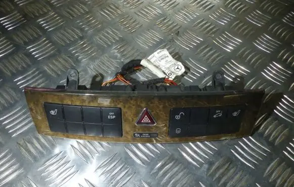 Mercedes-Benz C W203 Hazard light switch A2036808082
