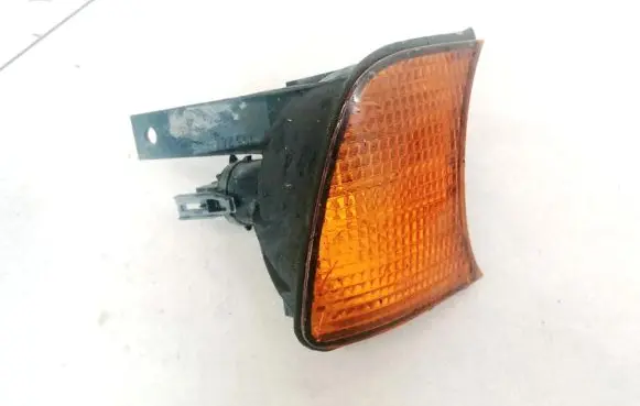 BMW 5 E34 Front indicator light 1384034 155244