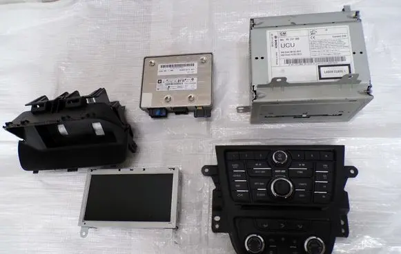 Opel Mokka Radio/CD/DVD/GPS head unit 95137306