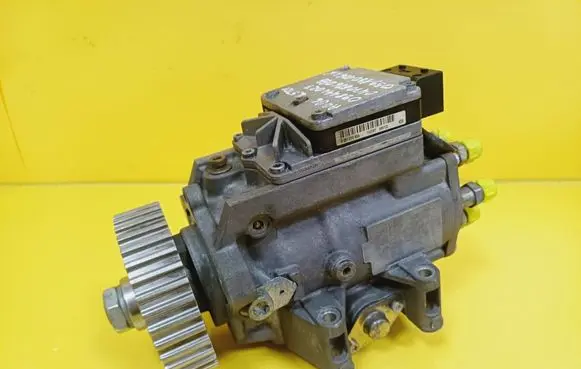 Audi A4 S4 B6 8E 8H Fuel injection high pressure pump 0281010889 059130106LX 098444027