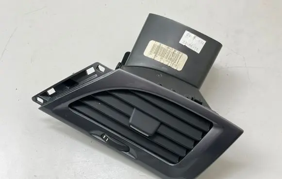 Renault Megane III Dashboard side air vent grill/cover trim 687604198R