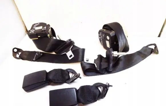 Renault Twingo II Rear seatbelt