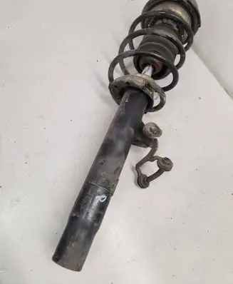 BMW 1 E81 E87 Front shock absorber with coil spring E7070R