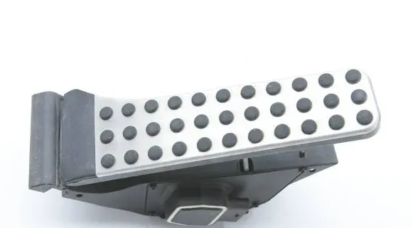 Mercedes-Benz E C207 W207 Accelerator throttle pedal A2043000200 1671 281114