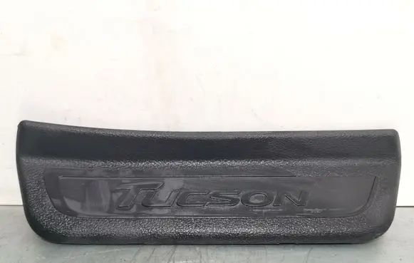 Hyundai Tucson TL Rear sill trim cover 85888D7000