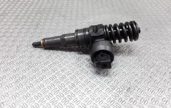 Skoda Octavia Mk2 (1Z) Fuel injector 038130073AG