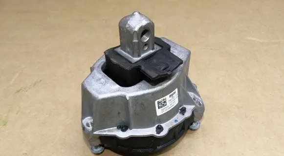 BMW 4 G22 G23 G24 G26 Engine mount vacuum valve 7581621