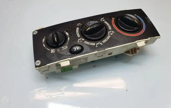 Renault Scenic I Climate control unit J64P101545J 1201059677 J64P101545J4