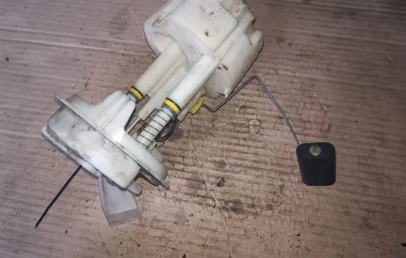 Renault Clio II Fuel level sensor 8200128479
