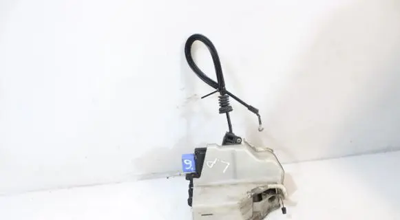 Volkswagen Phaeton Front door lock