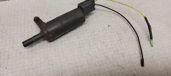 Ford Focus C-MAX Headlight washer pump 5W9313K082AA