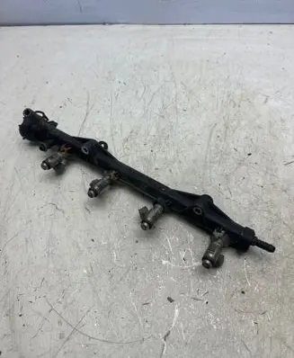 Skoda Octavia Mk1 (1U) Fuel main line pipe 032133319B 032031A