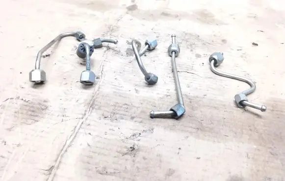 Fiat Freemont Fuel injector supply line/pipe 