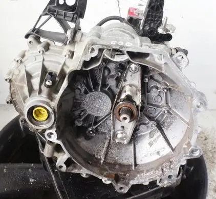 Manual 5 speed gearbox