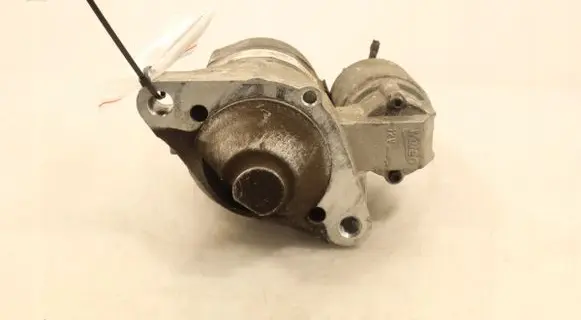 Renault Clio IV Starter motor 8200369521G