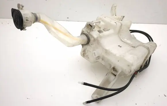 Toyota Prius (XW30) Windshield washer fluid reservoir/tank 060851317