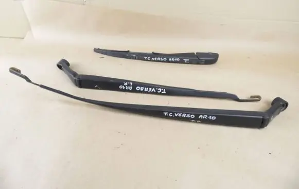 Toyota Corolla Verso AR10 Front wiper blade arm