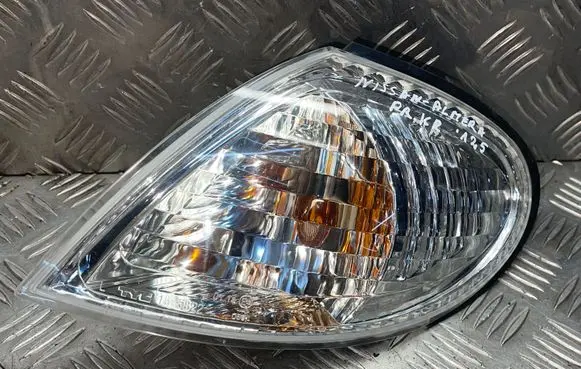 Nissan Almera Tino Front indicator light 185822B