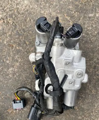 BMW 7 F01 F02 F03 F04 Air suspension compressor 6775258