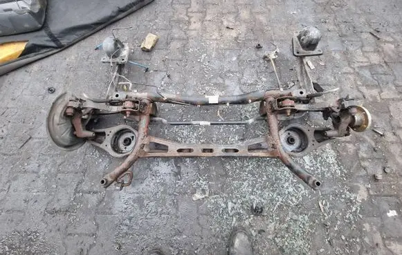 Volkswagen Touran I Rear axle beam 1K0505315AQ
