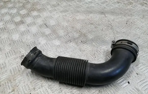 Ford Focus Air intake hose/pipe AV619C623AC S9E0B CV619C623AC