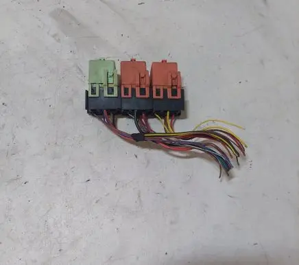 BMW 5 E60 E61 Other relay 61368373700