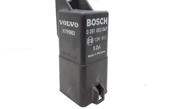 Volvo V70 Glow plug pre-heat relay 30785663 0281003047