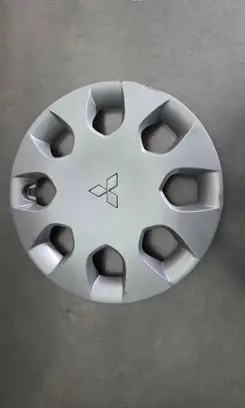 Mitsubishi Colt R15 wheel hub/cap/trim 3983S0010