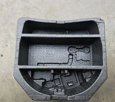 Toyota Avensis T270 Tool box 6442905040