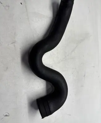 Volkswagen PASSAT B5 Engine coolant pipe/hose
