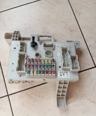 Toyota Land Cruiser (J120) Fuse module 10767H11 8198050030