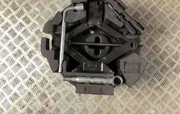 Subaru Outback Tool set 